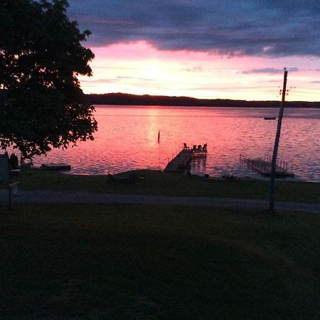 N' This On The Bay -Vacation Suite Wiarton Esterno foto