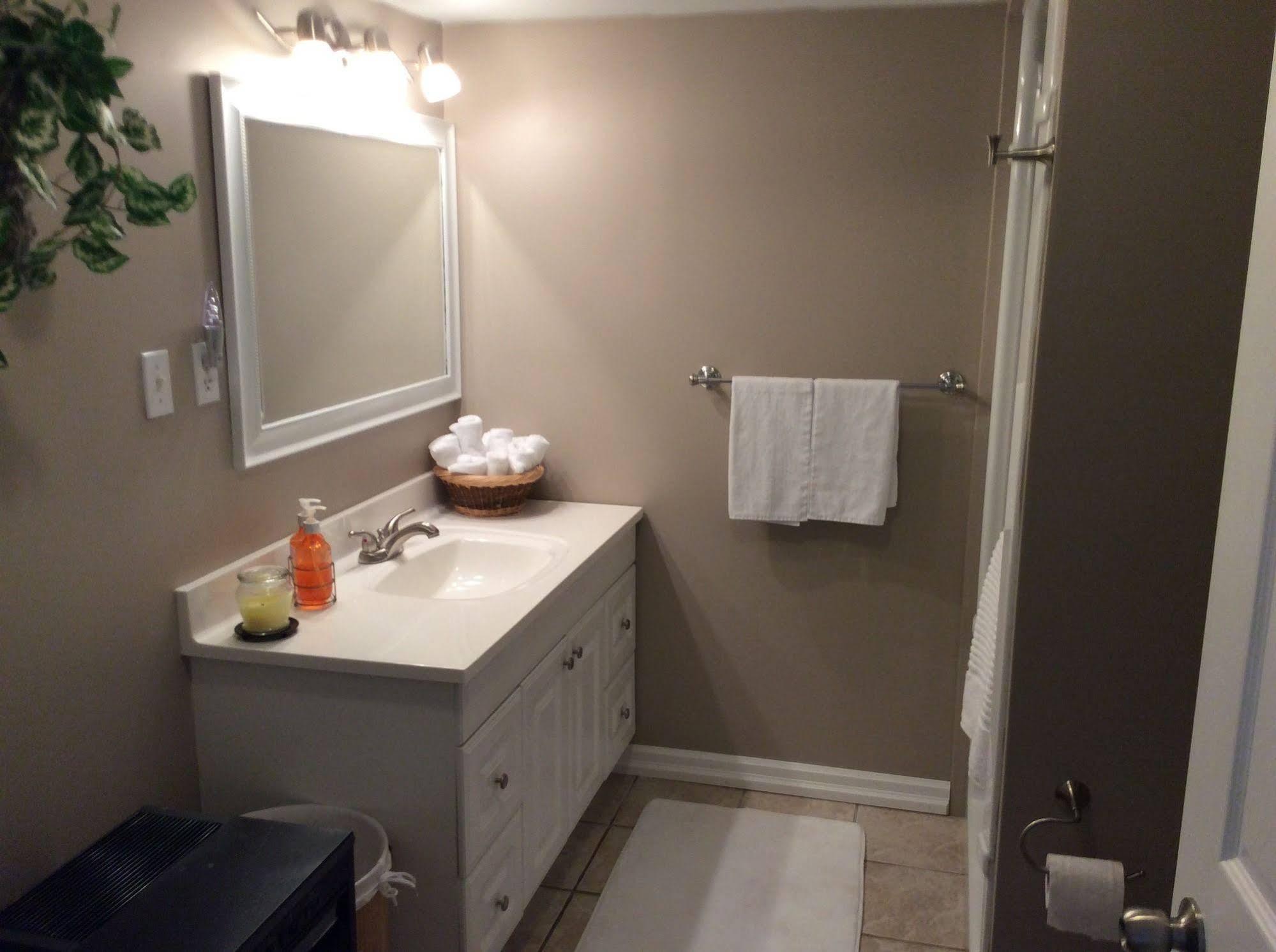 N' This On The Bay -Vacation Suite Wiarton Esterno foto