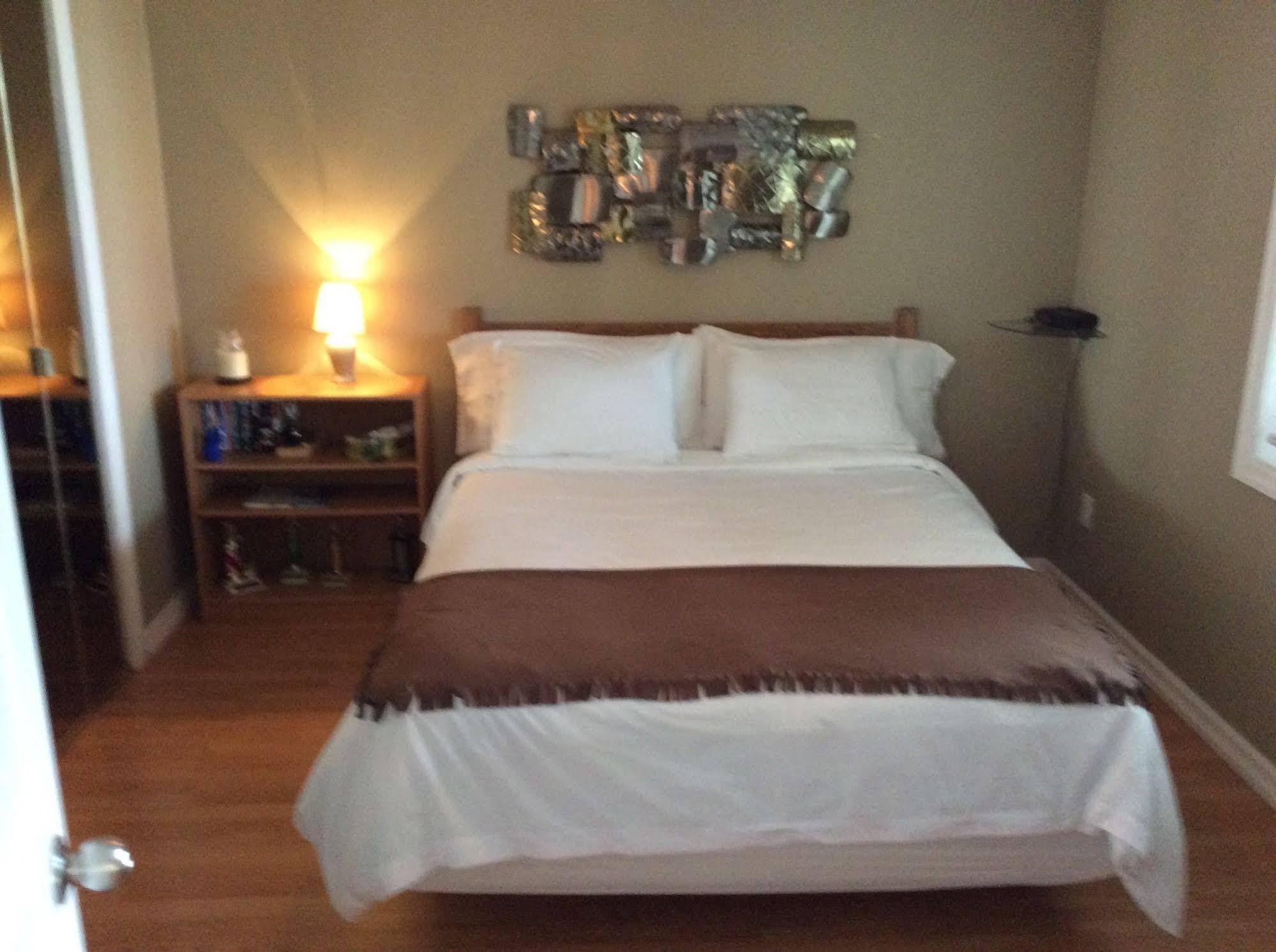N' This On The Bay -Vacation Suite Wiarton Esterno foto