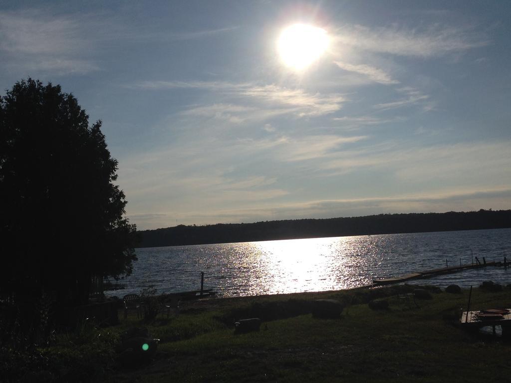 N' This On The Bay -Vacation Suite Wiarton Esterno foto