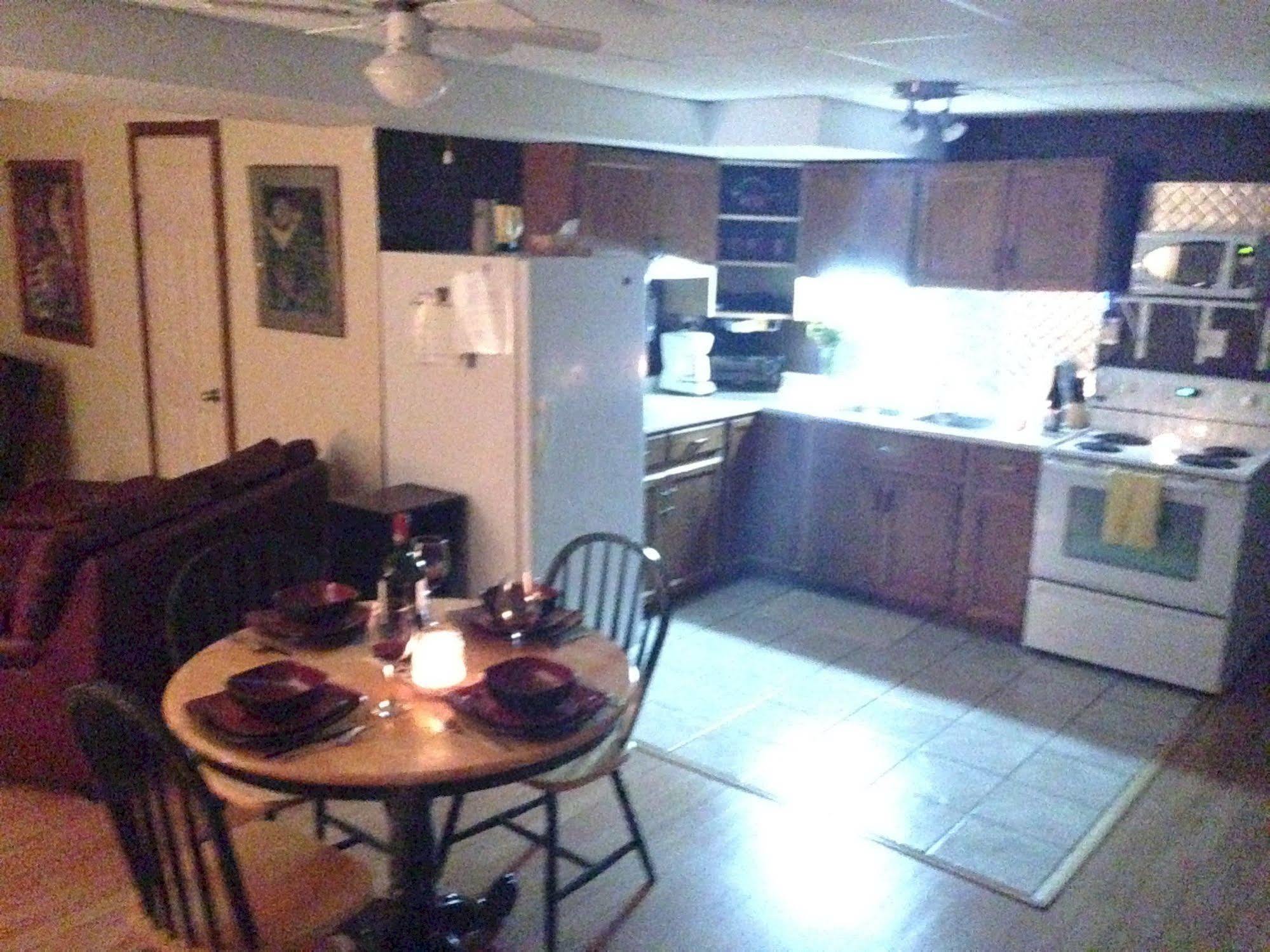 N' This On The Bay -Vacation Suite Wiarton Esterno foto