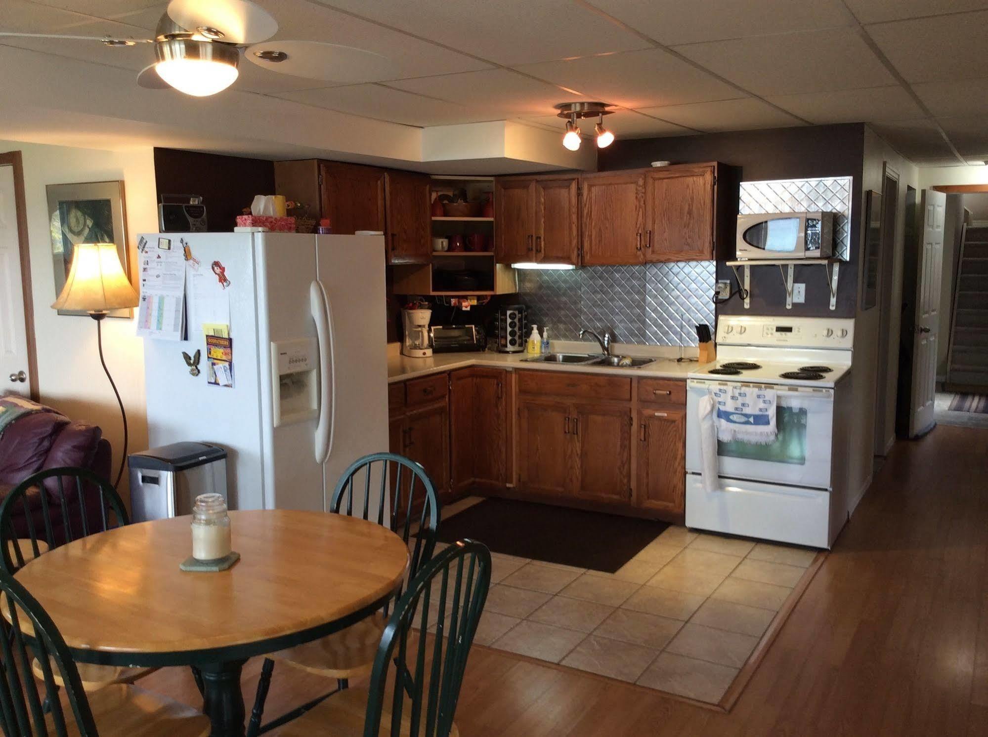 N' This On The Bay -Vacation Suite Wiarton Esterno foto