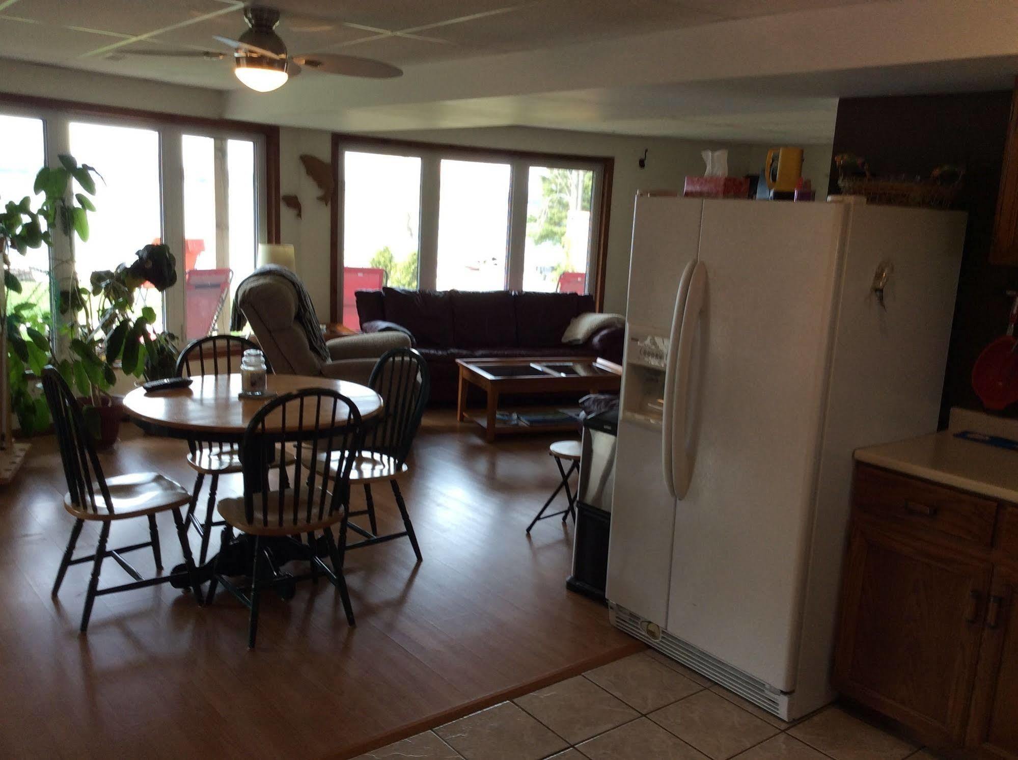 N' This On The Bay -Vacation Suite Wiarton Esterno foto